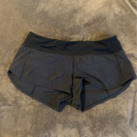 Lululemon speed up shorts 2.5” size 6 - Picture 1 of 4